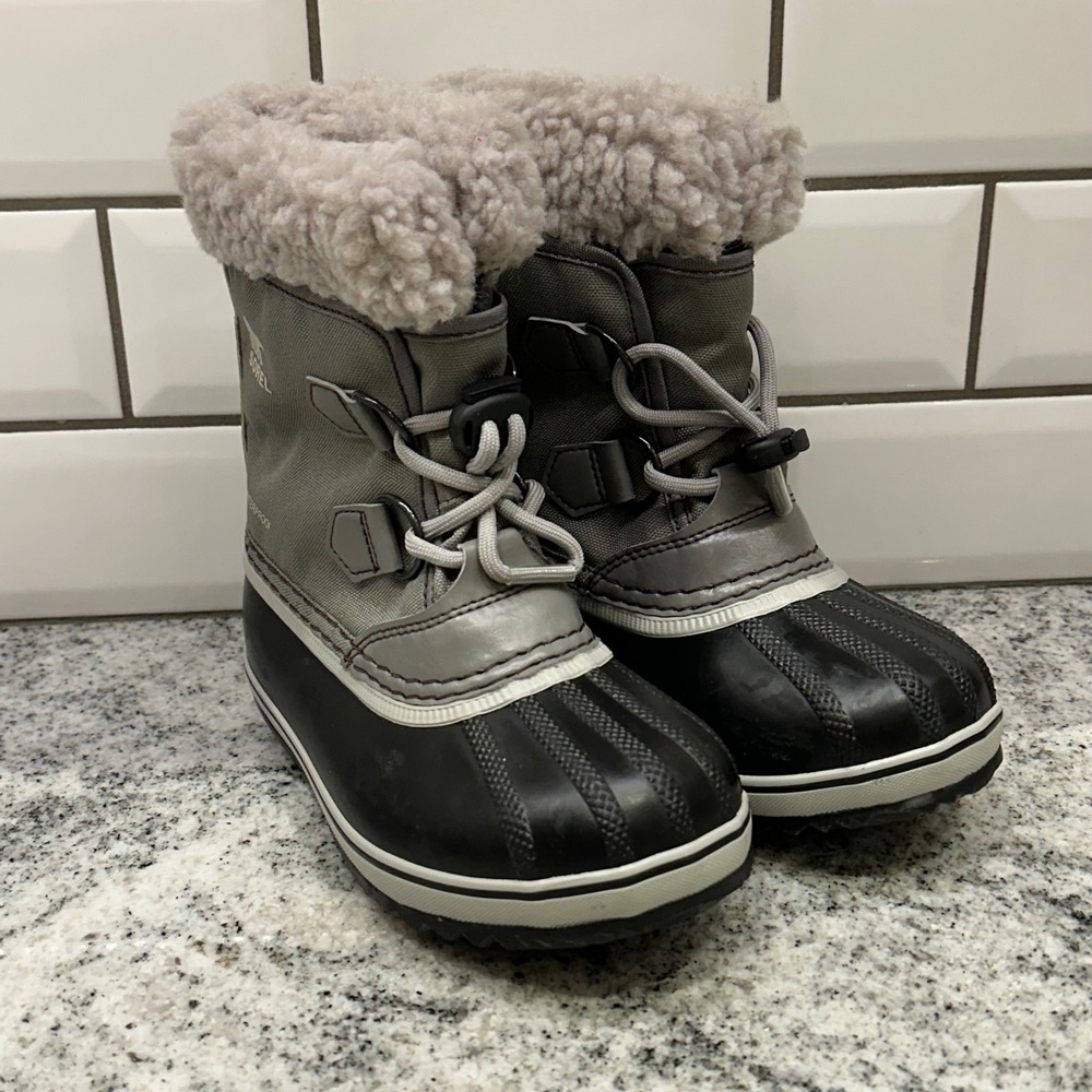 Sorel Kids 12 Yoot Pac Nylon Snow Boots Gray Black Waterproof Faux Fur Winter